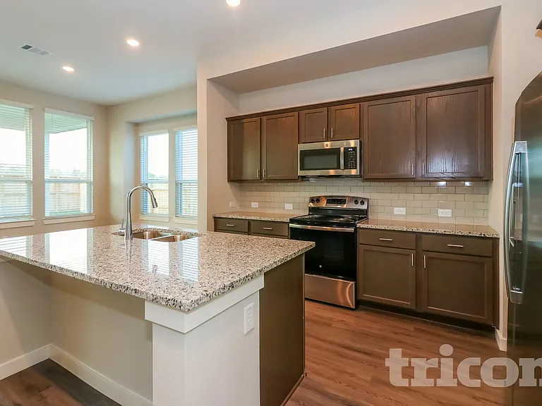 2359 Cohorn Trl — Photo 4