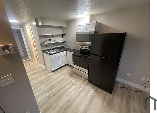 1 bed, 450 sqft, $890 — Photo 2