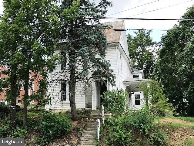1st image of 316 E Main St