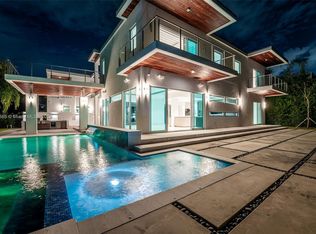 9101 SW 69th Ct, Pinecrest, FL 33156