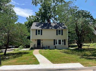 2410 SW Granthurst Ave, Topeka, KS 66611