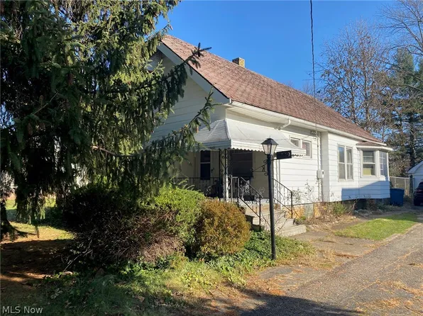 6309 W 130th St, Parma Heights, OH 44130