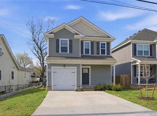 211 Diamond Ave, Chesapeake, VA 23323