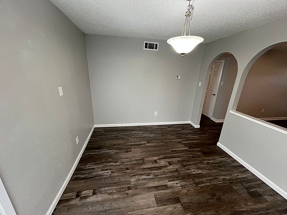 5th image of 1109 White Oak Dr