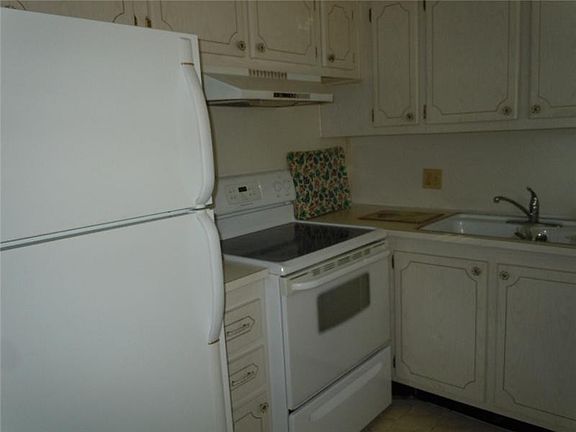 2nd image of 480 Durham P #480
