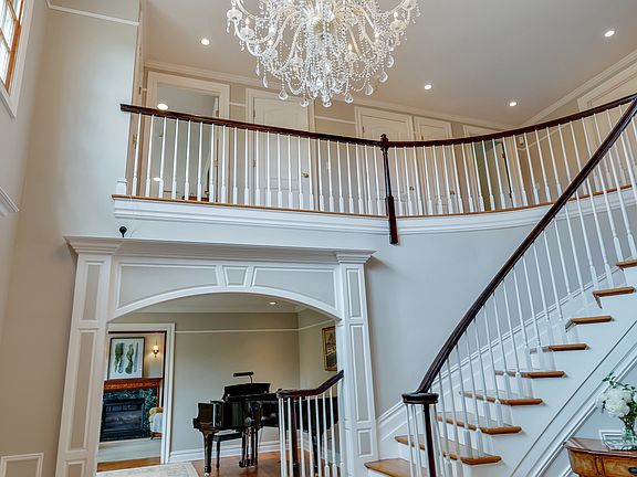 3rd image of 236 Long Hill Dr
