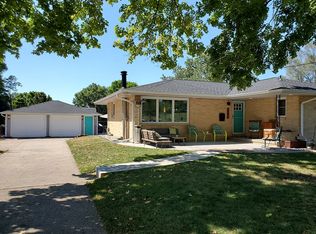 3400 Elm Dr, Urbandale, IA 50322
