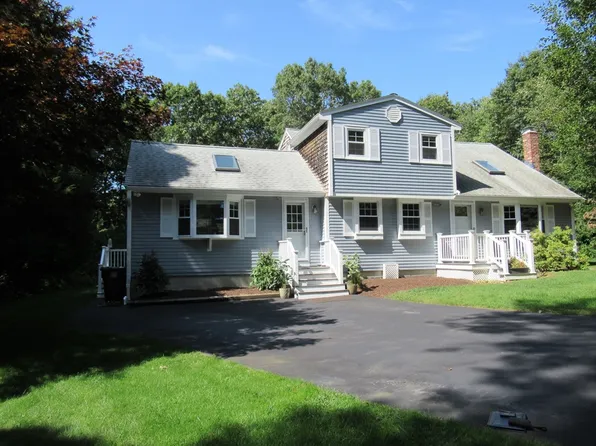 906 Plymouth St, Middleboro, MA 02346