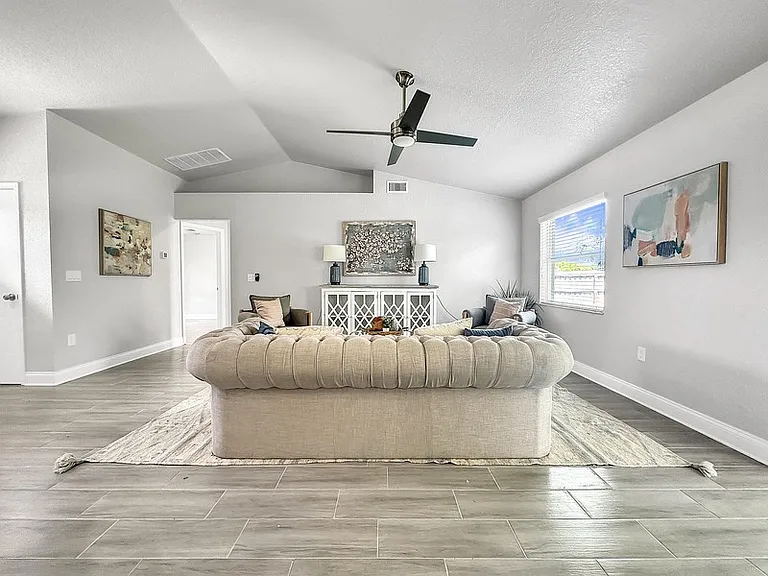 685 Berkley Pointe Dr — Photo 12