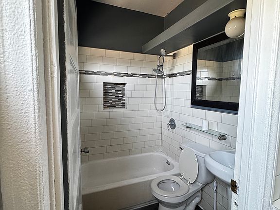 2nd image of 3454 Pasadena Ave #2
