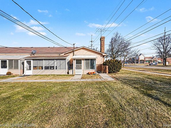 2nd image of 61035 Eleven Mile Rd APT 1