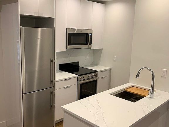 2nd image of 1064 Madison Ave APT 16