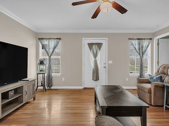 5th image of 1021 Deerfield Dr