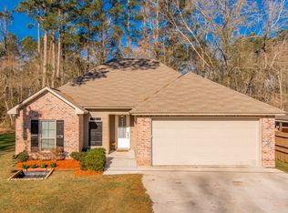 13960 J R Dr, Walker, LA 70785