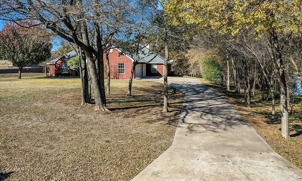 1st image of 557 Belmont Ln