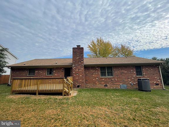 2nd image of 301 Inglewood Dr