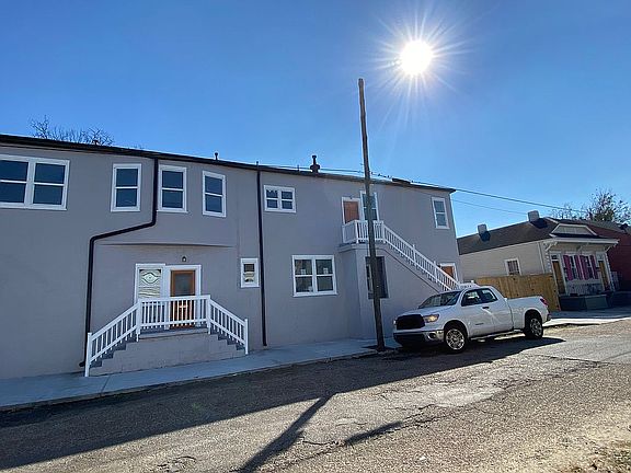 4th image of 2440 Dumaine St