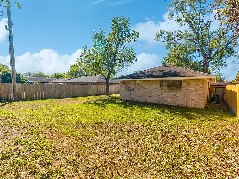 10126 Pine Moss Dr — Photo 40