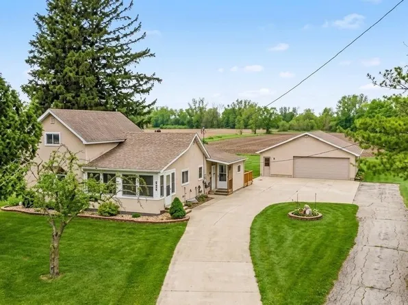 1758 S River Rd, Saginaw, MI 48609