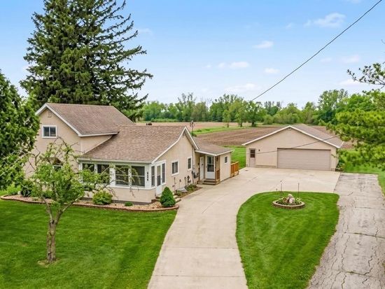 1758 S River Rd, Saginaw, MI 48609