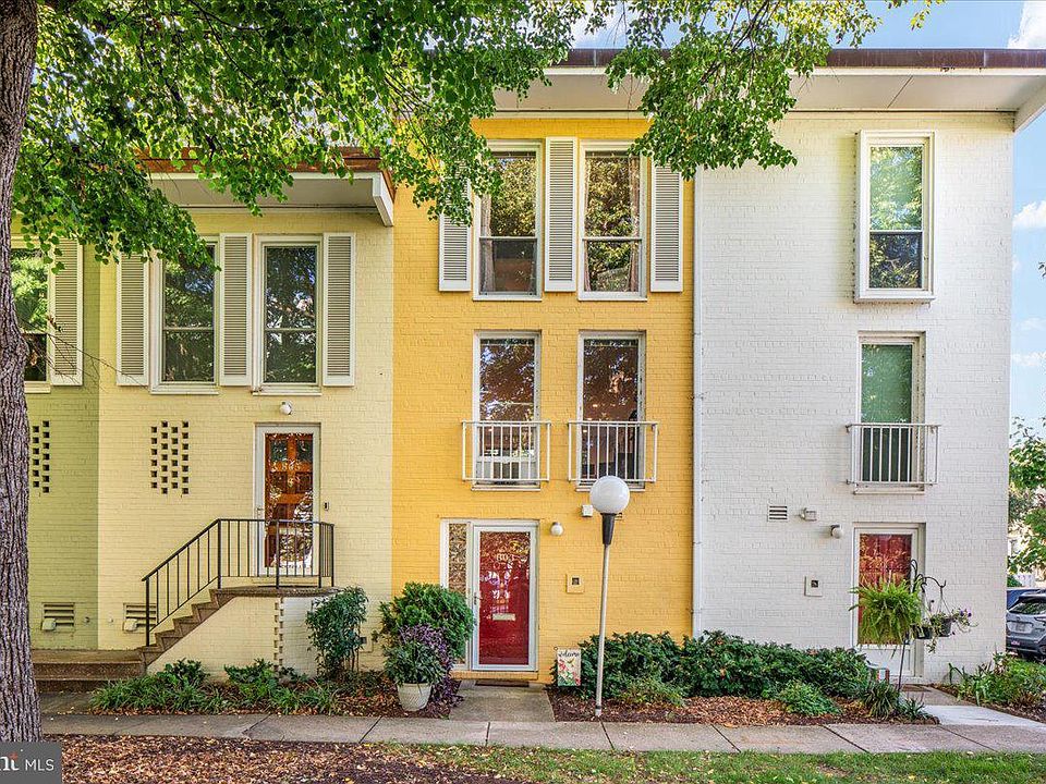 1st image of 803 Delaware Ave SW #234