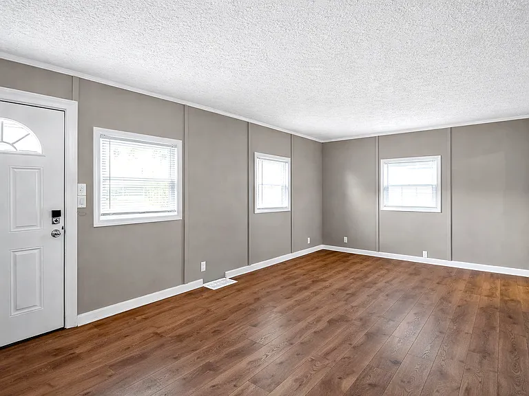 2343 Saint Peter St — Photo 3