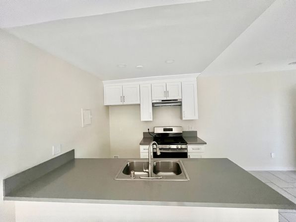 7057 Haskell Ave #208