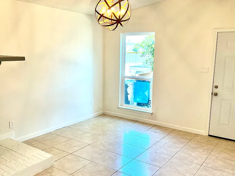 6819 S Creek Dr — Photo 9