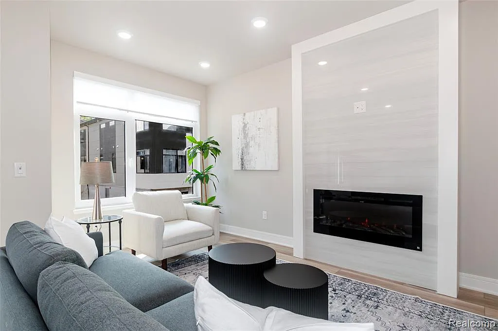 2 bed, 2.5 bath, 1360 sqft, $2,850 — Photo 2