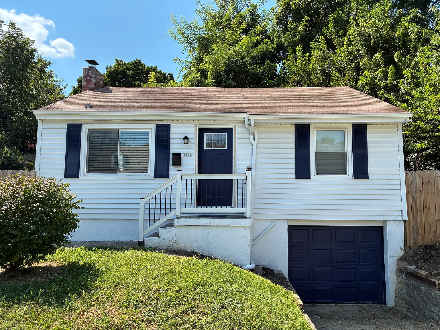 2 bed, 720 sqft, $1,600 — Photo 1
