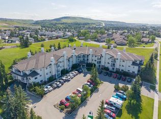 72 S Quigley Dr #207, Cochrane, AB T4C 2K6
