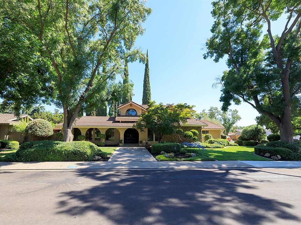 2nd image of 2800 Eastridge Cir