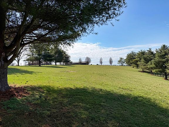 5th image of 8674 Wades Mill Rd