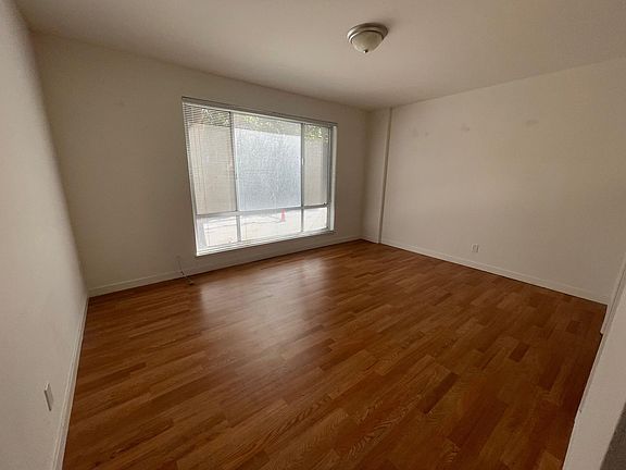 5th image of 121 Broderick St APT 1