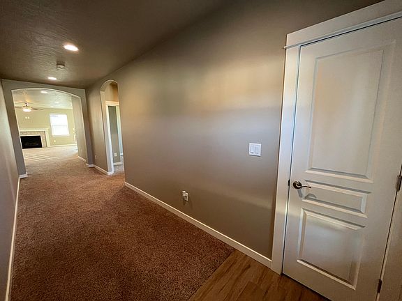 3rd image of 257 Wishkah Dr