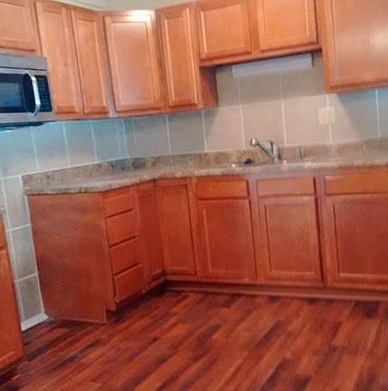 2nd image of 4865 Nelapark Dr