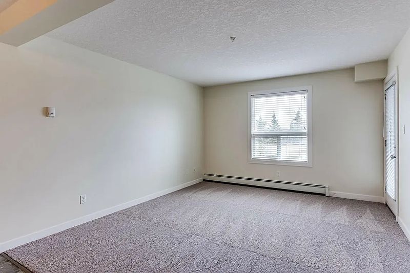 Airdrie Apartment for rent - 2 Bedrooms — photo 11