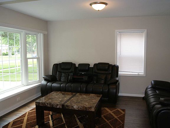3rd image of 24 167th St
