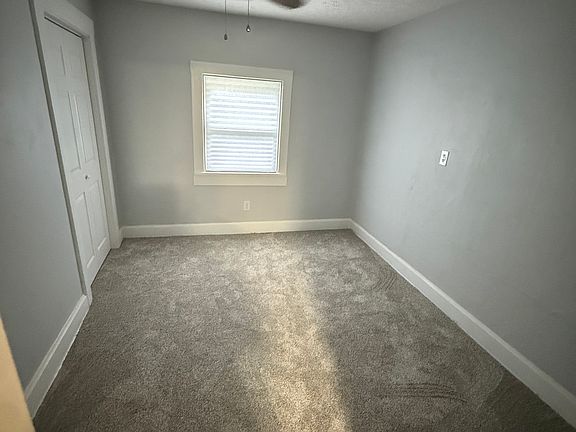 4th image of 290 E Olden Ave