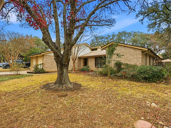 3rd image of 4523 Spotted Oak Woods