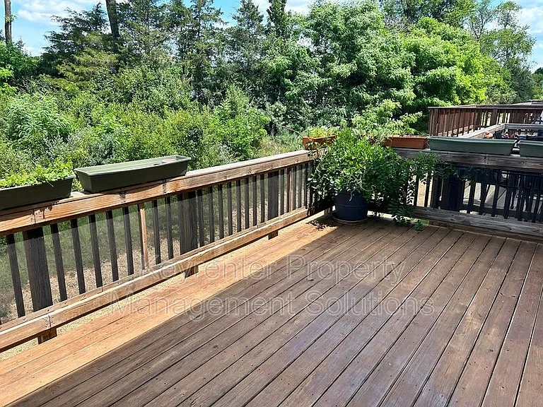 213 Willowshire Ct — Photo 35