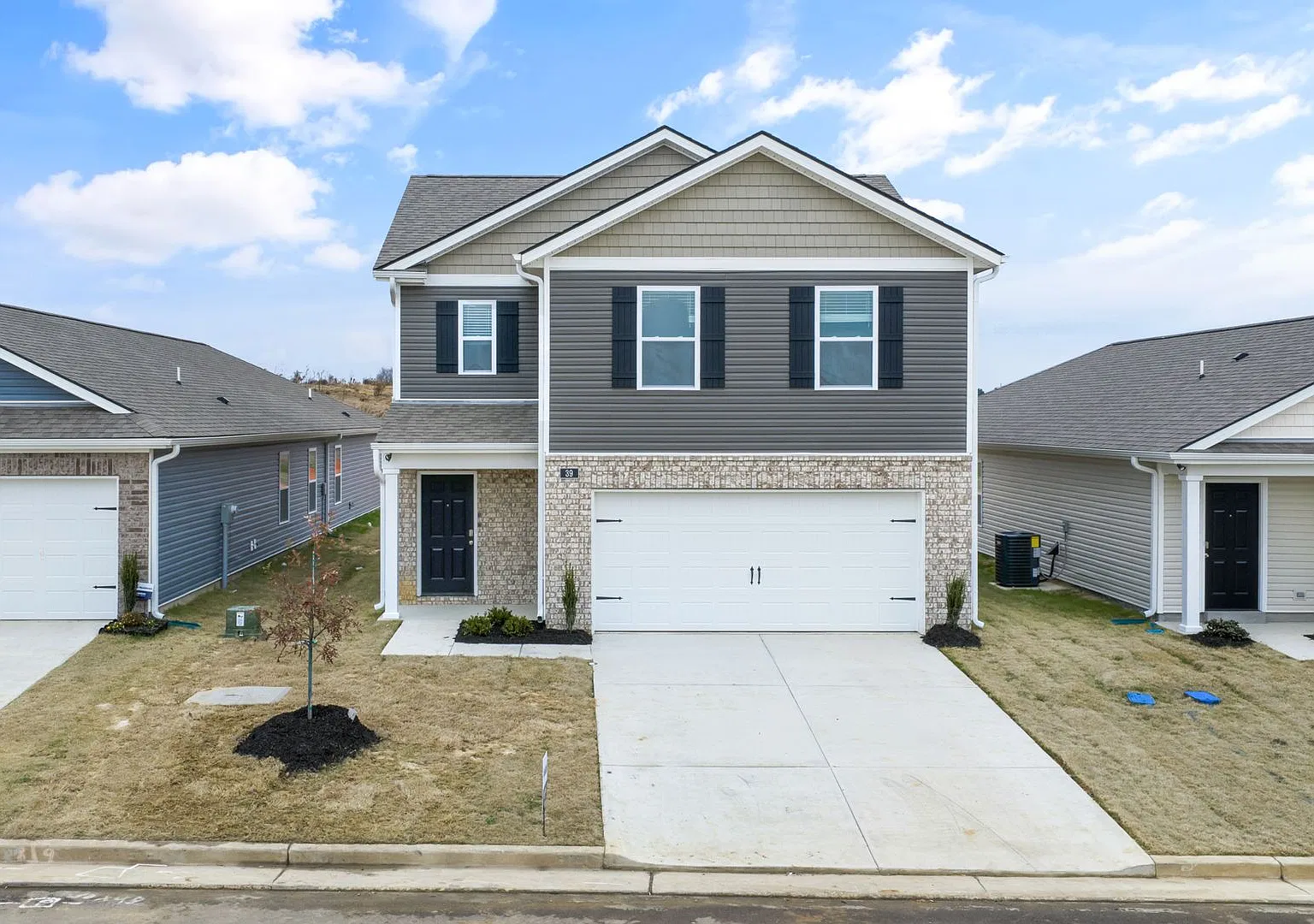 4 bedroom, 2.5 bath built in 2025 by DR Horton in Byhalia — Photo 1