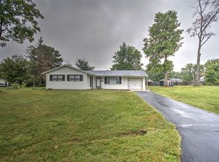 1764 Race Dr, Decatur, IL 62521