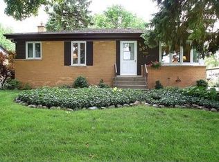 321 Wisconsin Dr, Des Plaines, IL