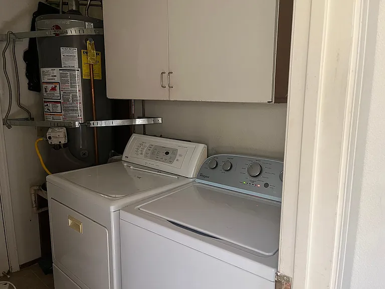 2201 Tacoma Ave #A — Photo 8