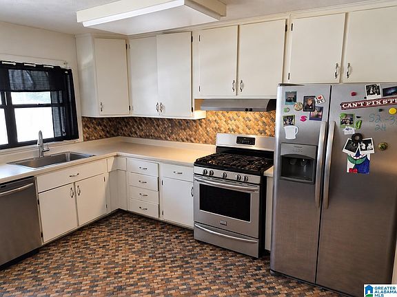 4th image of 137 Bradford Dr