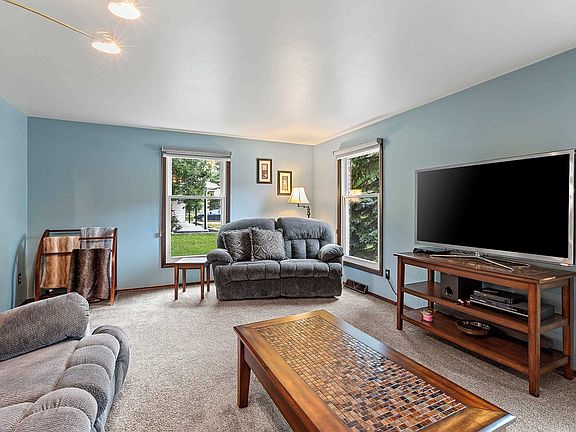 4th image of 241 Scout Way