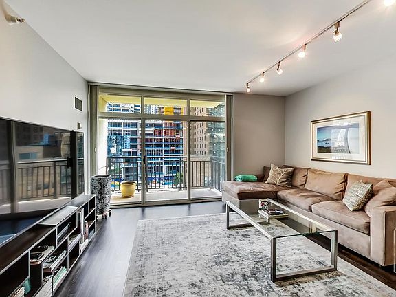 5th image of 545 N Dearborn St #W1203