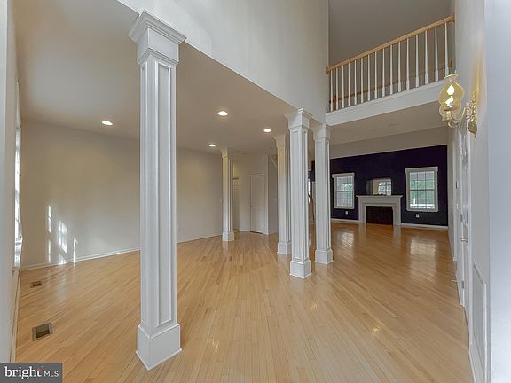 4th image of 19238 King James Pkwy