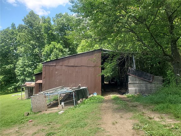 2nd image of 1529 Garretts Run Rd